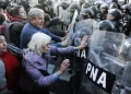 Pensionistas de Argentina: Javier Milei sumiso total a Donald Trump