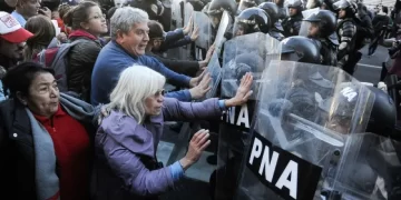 Pensionistas de Argentina: Javier Milei sumiso total a Donald Trump