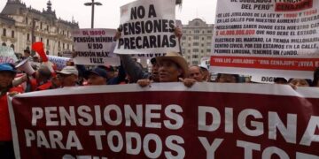 1° Mayo: Jubilados exigen aumento general de pensiones dignas y no propinas
